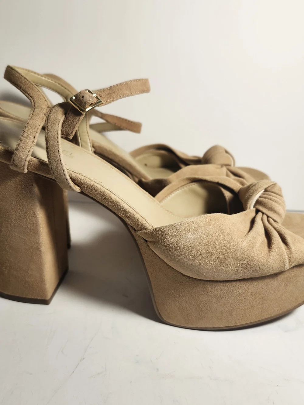 Michael Kors Size 7.5 Tan Suede Platform Sandals